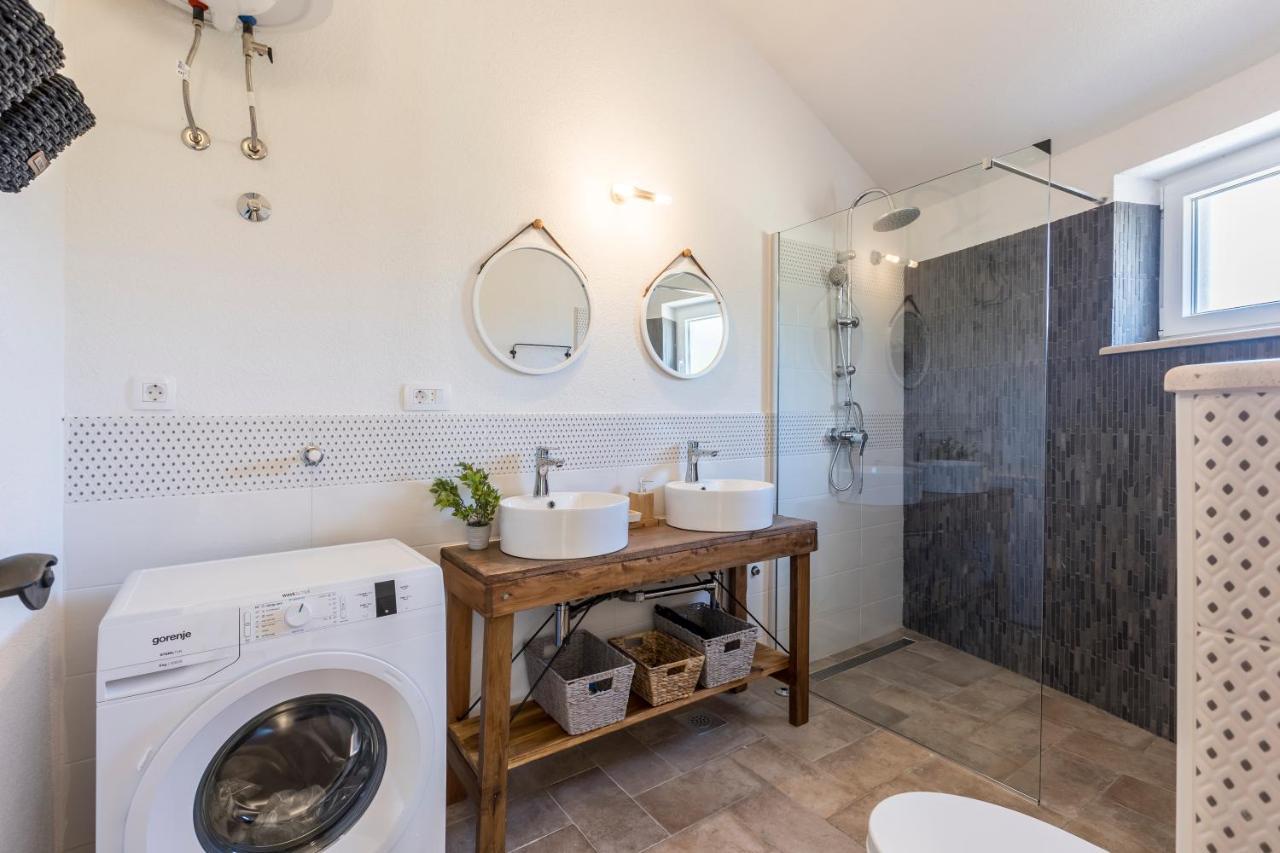 Island Getaway - Heritage House Mirce Extérieur photo