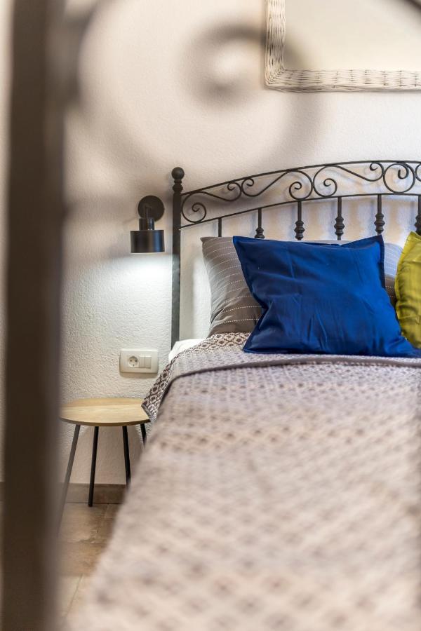 Island Getaway - Heritage House Mirce Extérieur photo