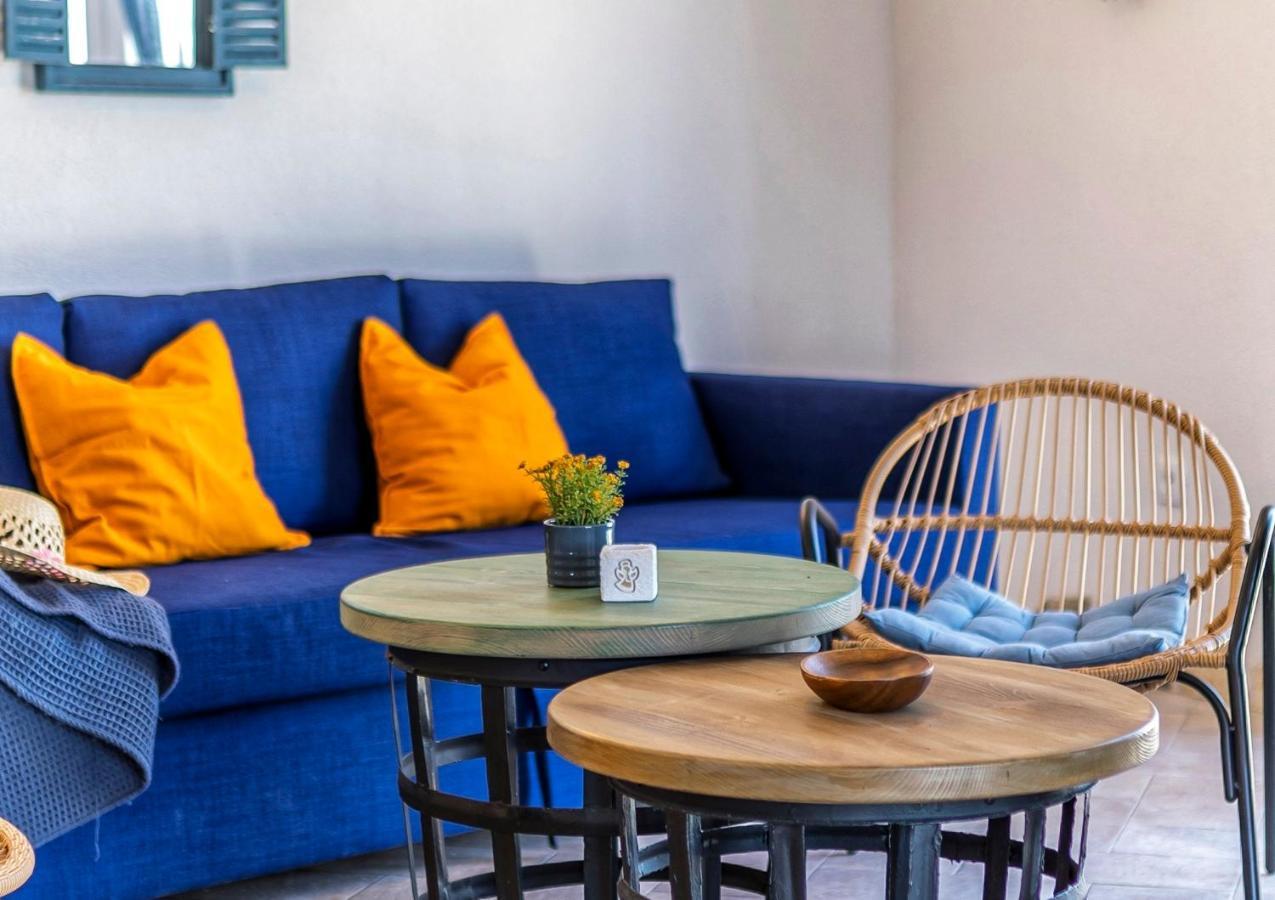 Island Getaway - Heritage House Mirce Extérieur photo