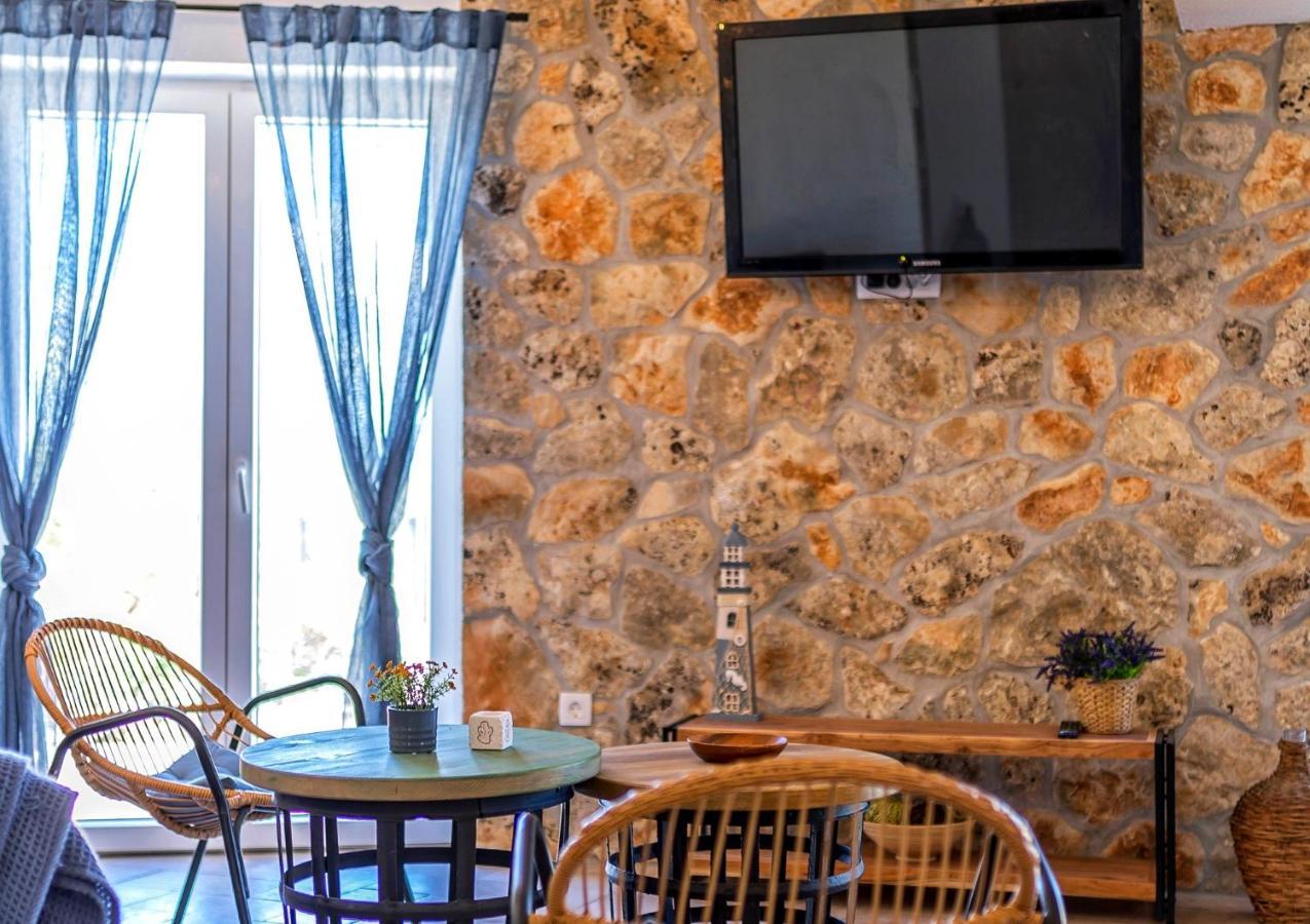 Island Getaway - Heritage House Mirce Extérieur photo